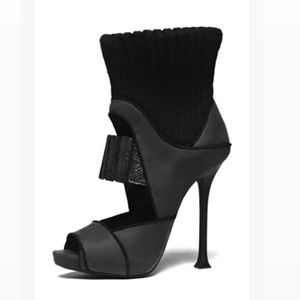 Donna Karan fall Collection 2010 shoes. Size 39